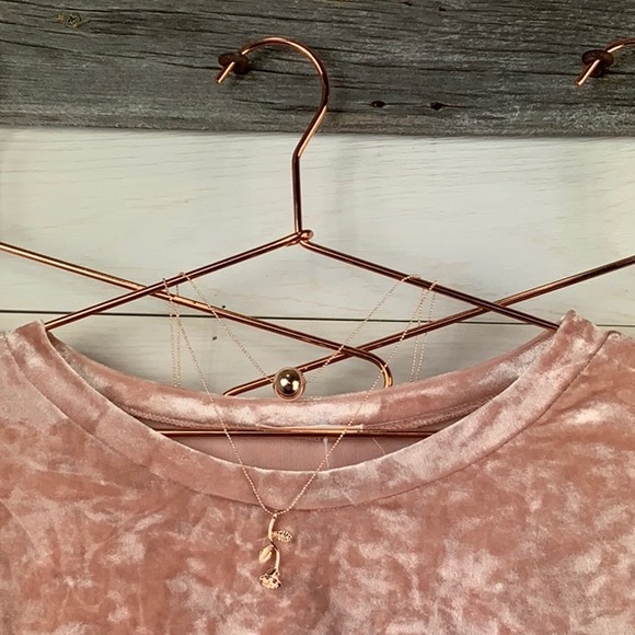 ROSE GOLD FLOWER ROSE & BALL LAYERED NECKLACE - Picture 2 of 3